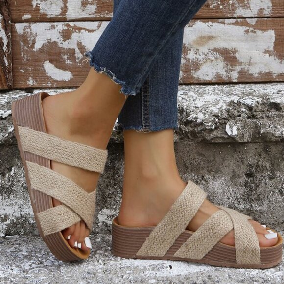 NWT Beige Woven Criss Cross Slip-On Slippers – Sizes 7 & 8 - Picture 1 of 4